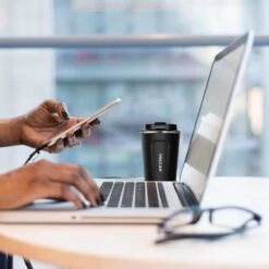 Volcan RVS Koffiebeker To Go - Thermosbeker - Theebeker - Coffee - Zwart 18 Volcan RVS Koffiebeker To Go - Thermosbeker - Theebeker - Coffee - Zwart -Premium Waterflessenwinkel 1199x1200 5