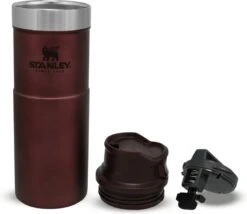 Stanley Trigger-Action Travel Mug 0.47L - Thermosfles - Wine 26 Stanley Trigger-Action Travel Mug 0.47L - Thermosfles - Wine -Premium Waterflessenwinkel 1200x1038