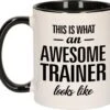 Cadeau Awesome Trainer / Geweldige Trainer Beker / Mok - Zwart Met Wit - 300 Ml Keramiek - Zwarte Bekers 2 Cadeau Awesome Trainer / Geweldige Trainer Beker / Mok - Zwart Met Wit - 300 Ml Keramiek - Zwarte Bekers -Premium Waterflessenwinkel 1200x1094 2