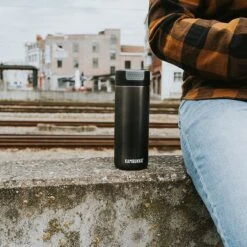 Kambukka Olympus Thermosbeker 500 Ml - Makkelijk Reinigen - Lekvrije Koffiebeker - RVS - Darkness -Premium Waterflessenwinkel 1200x1200 64