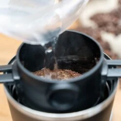 JOR Products® Thermobeker - Koffiezetapparaat - Koffiebonen - Thee - Koffiemachine - Thermoskan - Espressomachine - Reizen - Camping - Koffiefilterhouder 23 JOR Products® Thermobeker - Koffiezetapparaat - Koffiebonen - Thee - Koffiemachine - Thermoskan - Espressomachine - Reizen - Camping - Koffiefilterhouder -Premium Waterflessenwinkel 1200x1200 862
