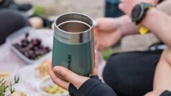 Stanley The Everyday GO Tumbler 0,3 L - Beker - Hammertone Green 12 Stanley The Everyday GO Tumbler 0,3 L - Beker - Hammertone Green -Premium Waterflessenwinkel 1200x675 11