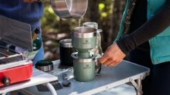 Stanley The Legendary Camp Mug 0,35L - Beker - Hammertone Green 28 Stanley The Legendary Camp Mug 0,35L - Beker - Hammertone Green -Premium Waterflessenwinkel 1200x675 6