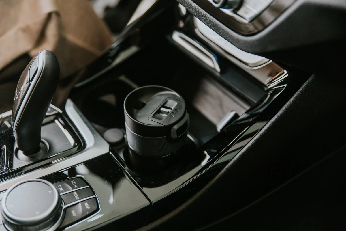 Kambukka Etna Thermosbeker 300 Ml - Makkelijk Reinigen - Lekvrije Koffiebeker - Pitch Black 8 Kambukka Etna Thermosbeker 300 Ml - Makkelijk Reinigen - Lekvrije Koffiebeker - Pitch Black - Afbeelding 6