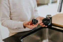 Kambukka Olympus Thermosbeker 300 Ml - Makkelijk Reinigen - Lekvrije Koffiebeker - RVS - Jet Black 14 Kambukka Olympus Thermosbeker 300 Ml - Makkelijk Reinigen - Lekvrije Koffiebeker - RVS - Jet Black -Premium Waterflessenwinkel 1200x800 82