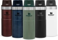 Stanley Trigger-Action Travel Mug 0.47L - Thermosfles - Hammertone Green -Premium Waterflessenwinkel 1200x846