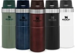 Stanley Trigger-Action Travel Mug 0.47L - Thermosfles - Wine 29 Stanley Trigger-Action Travel Mug 0.47L - Thermosfles - Wine -Premium Waterflessenwinkel 1200x852
