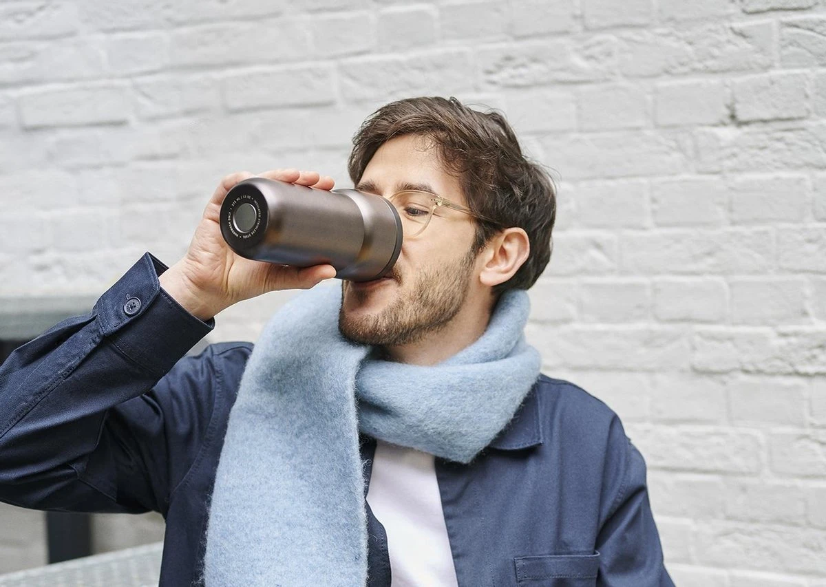 Mepal Isoleerbeker Ellipse 375 Ml – Houdt Je Drankje 4 Uur Warm En 8 Uur Koud – Titanium – Koffiebeker To Go – Lekdicht – Thermosbeker 7 Mepal Isoleerbeker Ellipse 375 Ml – Houdt Je Drankje 4 Uur Warm En 8 Uur Koud – Titanium – Koffiebeker To Go – Lekdicht – Thermosbeker - Afbeelding 5