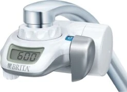 BRITA On Tap Faucet Filtration System - Uitstekend Smakend Gefilterd Water - Inclusief 1 BRITA ON TAP Kraanfilter - 600 Liter Water Gefilterd Per Patroon - Witte Kleur -Premium Waterflessenwinkel 1200x871 1