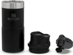 Stanley Trigger-Action Travel Mug 0.35L - Thermosfles - Matt Black -Premium Waterflessenwinkel 1200x897 2