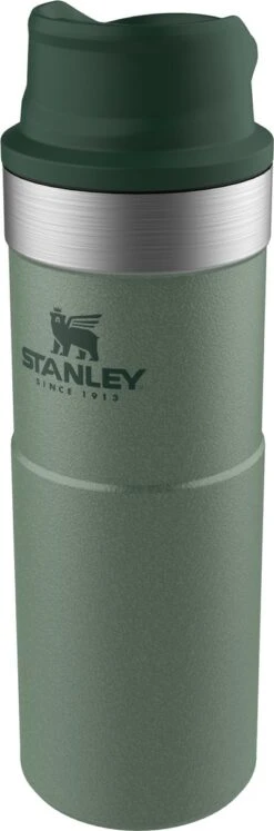 Stanley Trigger-Action Travel Mug 0.47L - Thermosfles - Hammertone Green -Premium Waterflessenwinkel 397x1200 2