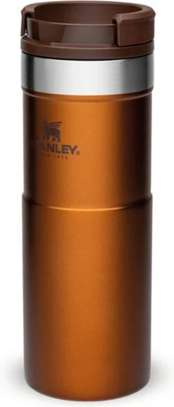 Stanley The NeverLeak™ Travel Mug 0,47L NEW - Thermosfles - Maple 21 Stanley The NeverLeak™ Travel Mug 0,47L NEW - Thermosfles - Maple -Premium Waterflessenwinkel 515x1200