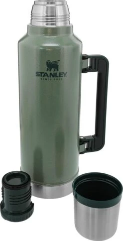 Stanley The Legendary Classic Bottle 1,90L - Thermosfles - Hammertone Green 24 Stanley The Legendary Classic Bottle 1,90L - Thermosfles - Hammertone Green -Premium Waterflessenwinkel 613x1200