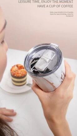 DRINKONLOVE - SHAKEY GOLD - Drinkbeker Met Rietje - RVS - 480 Ml 15 DRINKONLOVE - SHAKEY GOLD - Drinkbeker Met Rietje - RVS - 480 Ml -Premium Waterflessenwinkel 681x1200 2