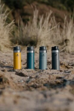 Stanley The Trigger-Action Travel Mug 0,35L Saffron 7 Stanley The Trigger-Action Travel Mug 0,35L Saffron -Premium Waterflessenwinkel 800x1200 19