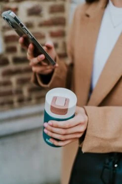 Kambukka Olympus Thermosbeker 300 Ml - Makkelijk Reinigen - Lekvrije Koffiebeker - RVS - Enchanted Forest -Premium Waterflessenwinkel 800x1200 27