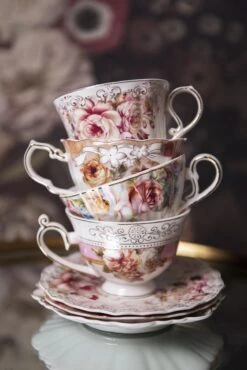 Clayre & Eef Kop En Schotel 200 Ml Roze Wit Porselein Rond Bloemen Servies Cadeau Voor Haar Cappuccino -Premium Waterflessenwinkel 801x1200 8